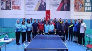 Erzincanda 2. Kamu Spor Oyunları Masa Tenisi turnuvası tamamlandı