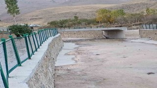 Esenderede 826 metre uzunluğundaki duvar ile 2 köprü tamamlandı