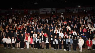 Esenyurtta Cumhuriyet Defilesi görsel şölen oluşturdu