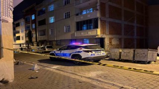 Esenyurtta iki aile arasında çıkan kavgada silahlar konuştu: 3 yaralı