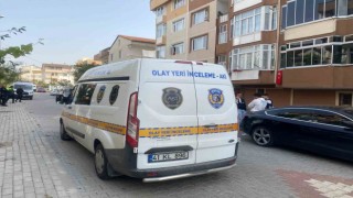 Eşinden ayrılan genç, asılı halde bulundu