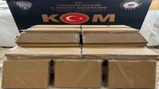 Eskişehirde 75 bin dal kaçak makaron ve 140 bin adet sigara filtresi ele geçirildi