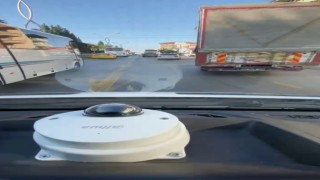 Fermuar sistemi ile ambulansa yol verildiği anlar kamerada
