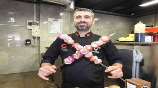 Gaziantepte havanın soğumasıyla soğan kebabı sezonu açıldı