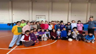 Gedizde okullarda spor tanıtımı ile gençler spora kazandırılıyor