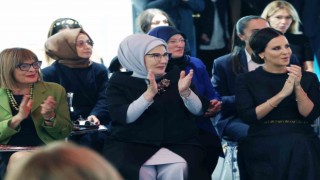 Geleneksel Türk gelinlikleri Belgraddaki defilede tanıtıldı