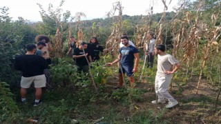 Gençler toprakla uğraşıp stres atıyor