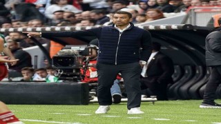 Giovanni van Bronckhorst, Süper Ligde ilk derbisine çıkacak