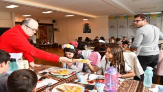 Gökkuşağı Kafe minik ziyaretçilerini ağırladı