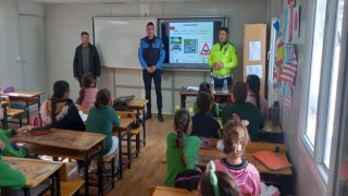 Gölbaşında öğrencilere trafik kuralları anlatılıyor