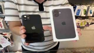 Görünüş olarak birbirinin aynısı olan yeni telefonları artık satıcılar bile zor ayırt ediyor