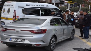 Gündüz vakti otomobili kurşunladılar