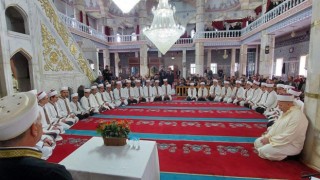 Hafız öğrencilere icazet programı
