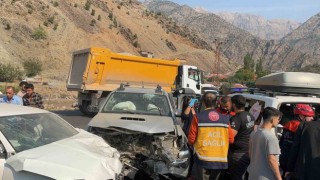 Hakkari-Çukurca kara yolunda kaza: 7 yaralı