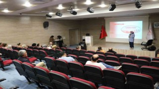 Halk sağlığı uzmanı bulaşıcı olmayan hastalıklar konusunda sağlık çalışanlarını bilgilendirdi