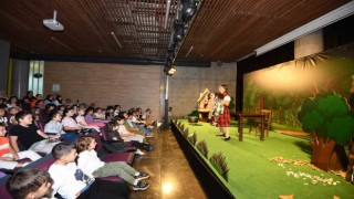 ‘Hansel ve Gratel çocuklarla buluştu