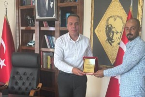 Hayırsever İşadamına Kaymakamdan Teşekkür Plaketi