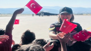 Helikopter Filo Komutanlığı öğrencileri ağırladı