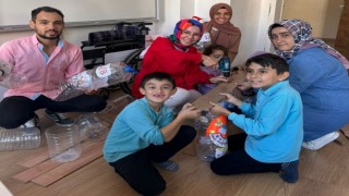 Hisarcıkta özel öğrencilerden sokak hayvanlarına mama kabı
