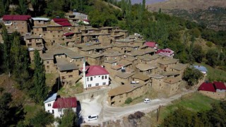 Hizanın taş evleri her mevsim ayrı bir güzel
