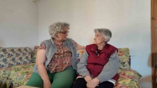 Huzurevi sakinleri, doğup büyüdükleri yerlerde çocukluk hatıralarını anlattı