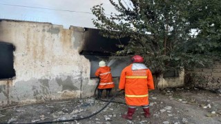 Iğdırda metruk binada yangın