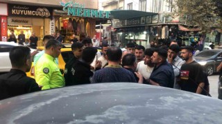 İki grup arasında çıkan kavgaya polisler müdahale etti