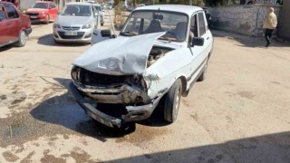 İki otomobilin çarpıştığı kazada 1 kişi yaralandı
