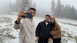 Ilgaz Dağına mevsimin ilk karı düştü