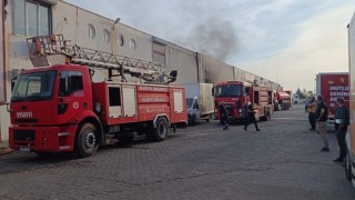İmalat fabrikasının deposunda çıkan yangın söndürüldü