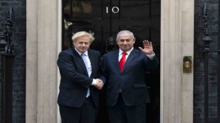 İngilterenin eski Başbakanı Johnson: “Netanyahunun kullandığı şahsi banyomda dinleme cihazı bulundu