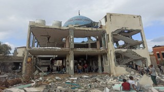 İsrailin Gazzedeki cami saldırısında can kaybı 21e yükseldi
