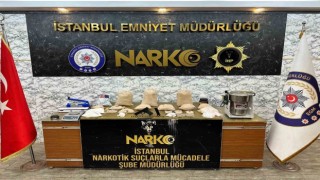 İstanbulda 21 kilogram uyuşturucu ele geçirildi: Uyuşturucuyu otomobil lastiğine ve aracın bagaj kısmına zulalamışlar