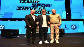 İzmir Spor Zirvesinde ‘Efsanelerle Futbol oturumu gerçekleştirildi