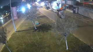 İzmirde elektrikli motosiklet bataryası hırsızları kıskıvrak yakalandı