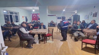 Jandarma ekipleri vatandaşları çeşitli konularda bilgilendirdi