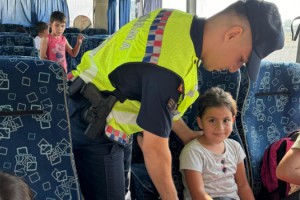 Jandarmadan Öğrencilere Güvenli Servis Kullanımı Eğitimi