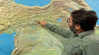 Jeoloji Mühendisi Prof. Dr. Çakır: “Deprem büyük yerleşim yerlerine yakın olsaydı hasarlı binaları yıkabilirdi”