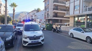 Kafasına şişe ile vurup sırtından bıçaklayarak öldürdü