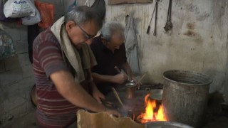 Kalaycılık mesleğini ayakta tutmak için torununa öğretti