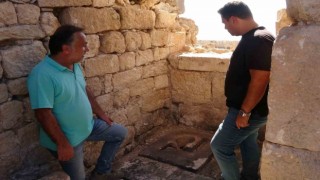 Kale kazılarında yaşam alanları ortaya çıkıyor: Surlarda 700 yıllık tuvalet bulundu