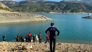 Karamanda baraj gölüne giren 17 yaşındaki genç boğuldu