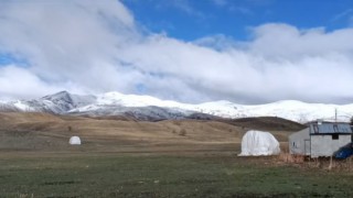 Karlıovanın yüksek kesimleri beyaza büründü
