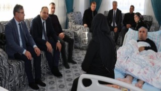 Kaymakam Demir, evde bakım hizmeti sunulan aileleri ziyaret etti