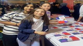 Kayseri Kitap Fuarındaki genç yazarlardan anlamlı proje