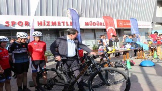Kayseride sporculara malzeme dağıtımı