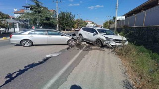 Keşanda iki otomobilin çarpıştığı kazada 1 kişi yaralandı