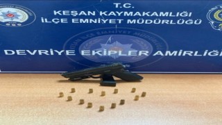 Keşanda polisin durdurduğu şüpheliden tabanca ele geçirildi