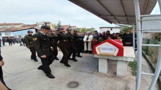 Kıbrıs gazisi toprağa verildi