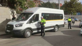 Kırıkkalede polis ekipleri okul çevrelerinde denetimlerini sürdürüyor